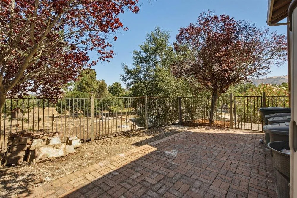 17795 Holiday Drive Morgan Hill, CA 95037