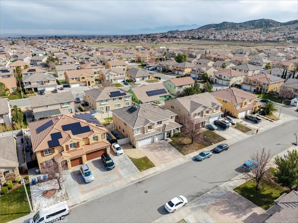 39112 Desert Holly Lane Palmdale, CA 93551