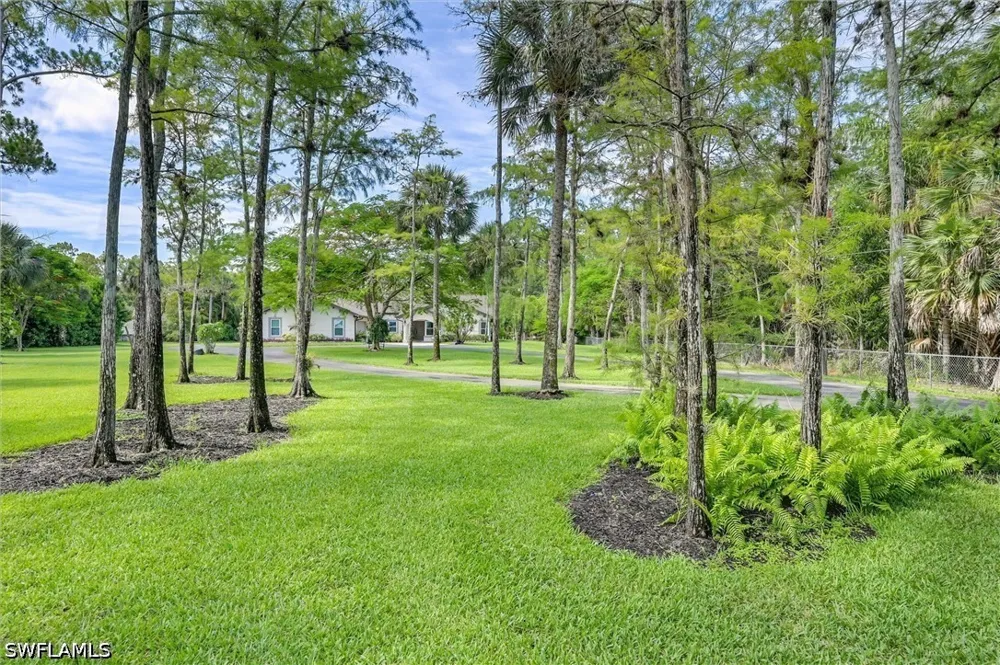 19th Avenue SW Naples, FL 34117