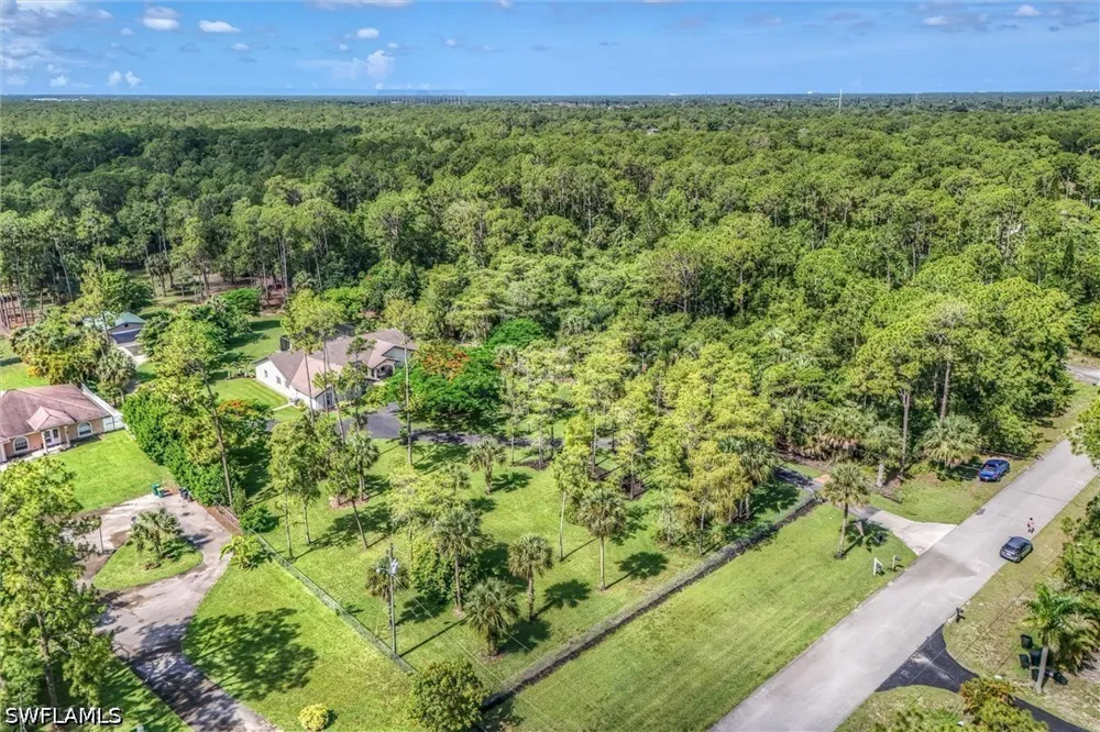 19th Avenue SW Naples, FL 34117