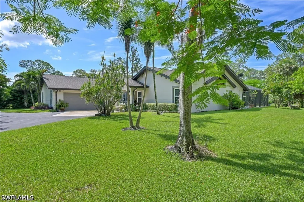 19th Avenue SW Naples, FL 34117
