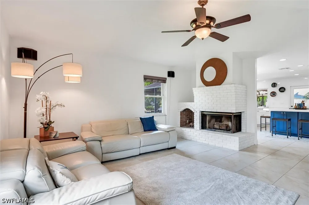 19th Avenue SW Naples, FL 34117
