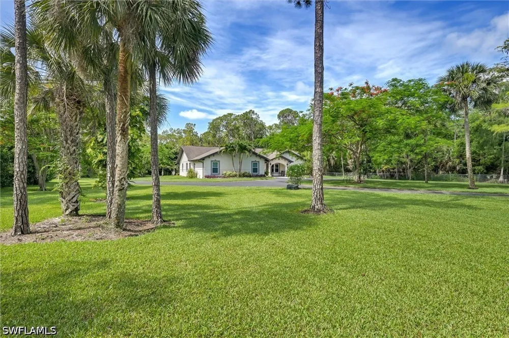 19th Avenue SW Naples, FL 34117