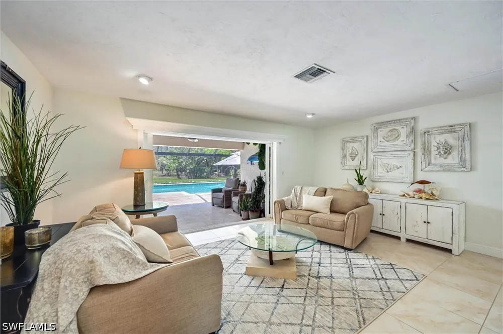 19th Avenue SW Naples, FL 34117