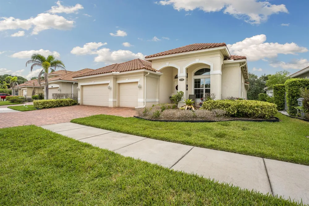1774 Belmont Circle SW Vero Beach, FL 32968