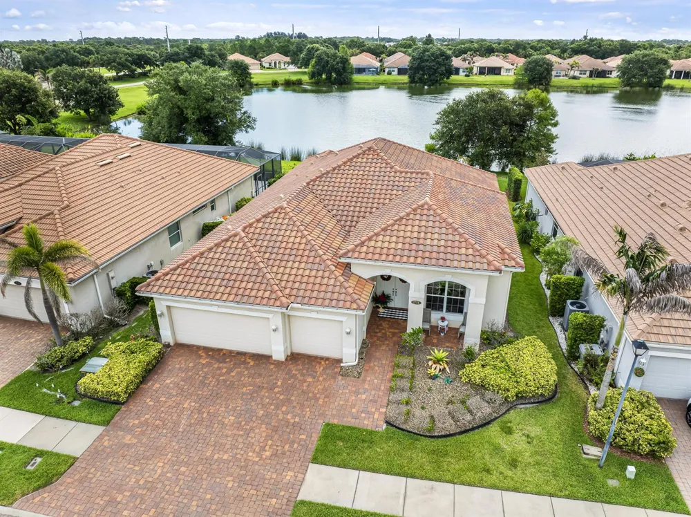 1774 Belmont Circle SW Vero Beach, FL 32968