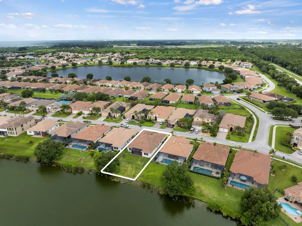 1774 Belmont Circle SW Vero Beach, FL 32968