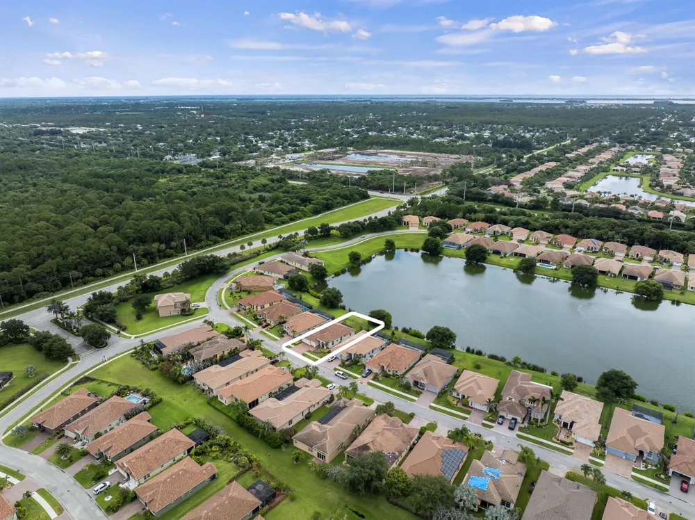 1774 Belmont Circle SW Vero Beach, FL 32968