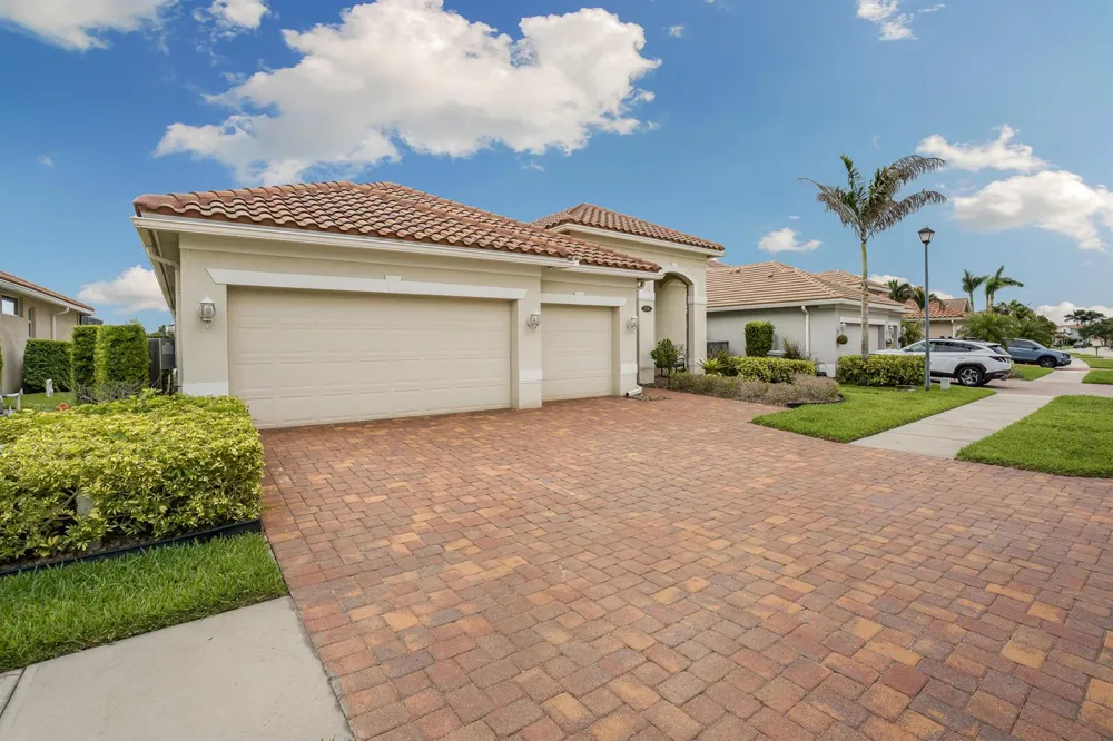 1774 Belmont Circle SW Vero Beach, FL 32968