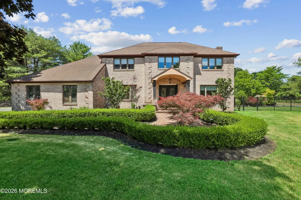 2 Candlelight Drive Holmdel, NJ 07733