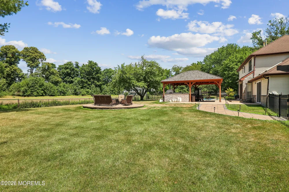 2 Candlelight Drive Holmdel, NJ 07733