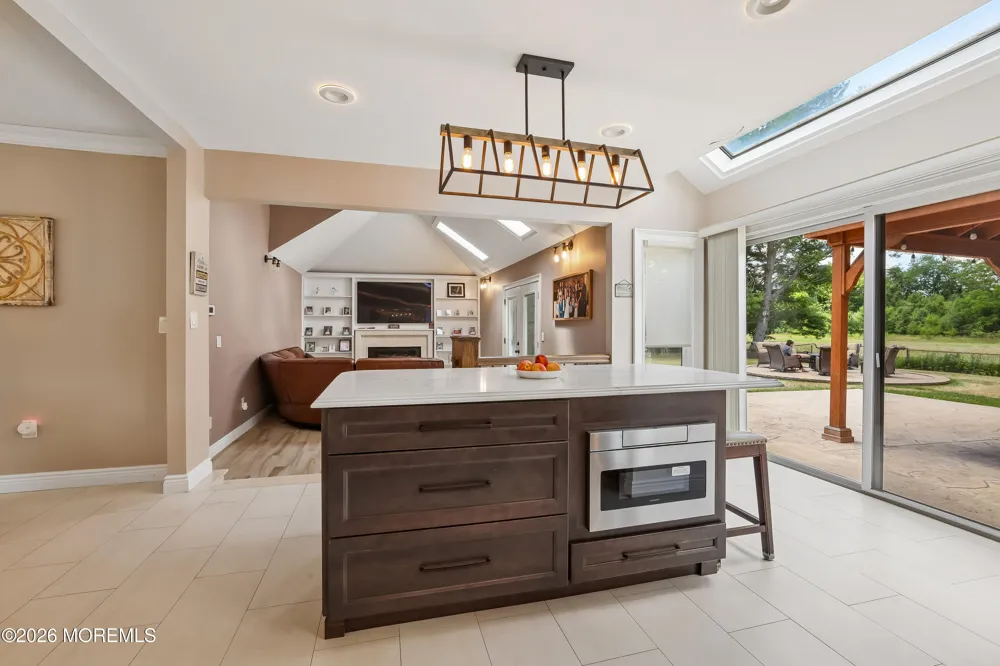 2 Candlelight Drive Holmdel, NJ 07733