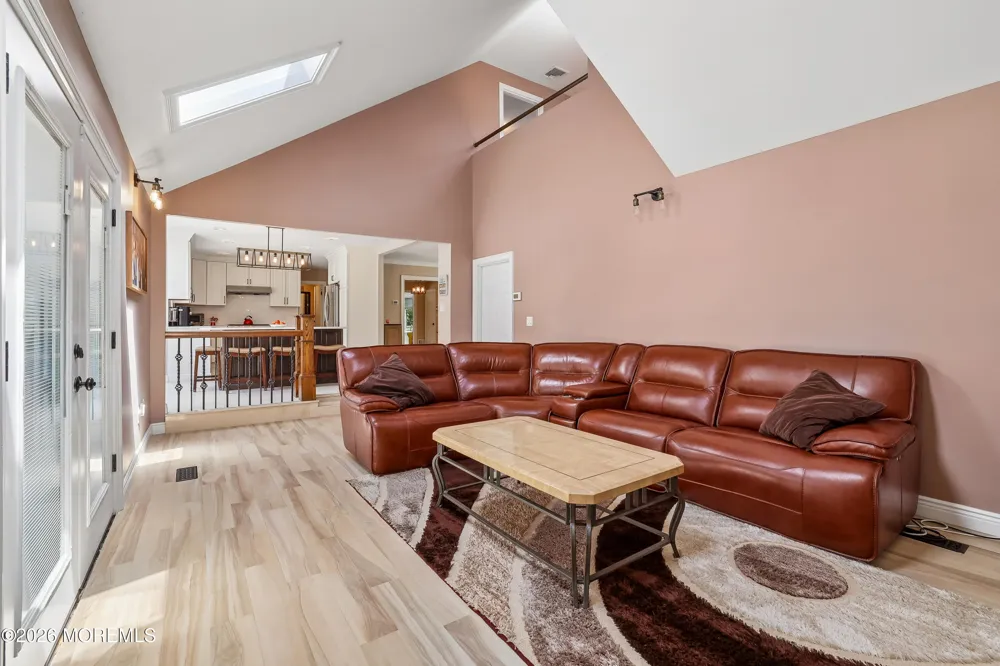 2 Candlelight Drive Holmdel, NJ 07733