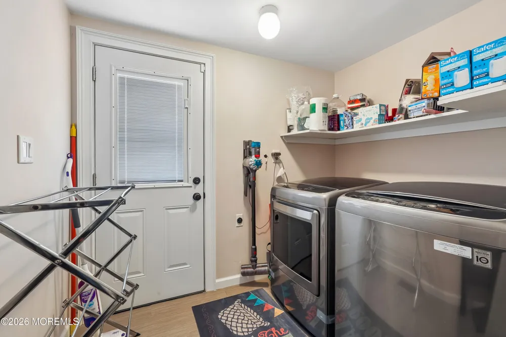 2 Candlelight Drive Holmdel, NJ 07733