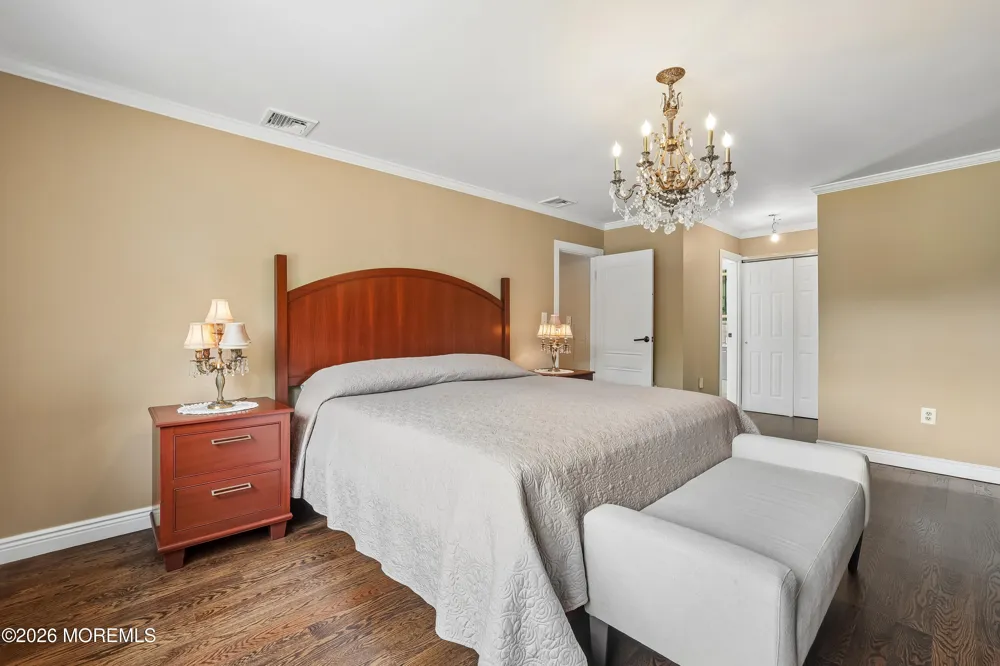 2 Candlelight Drive Holmdel, NJ 07733