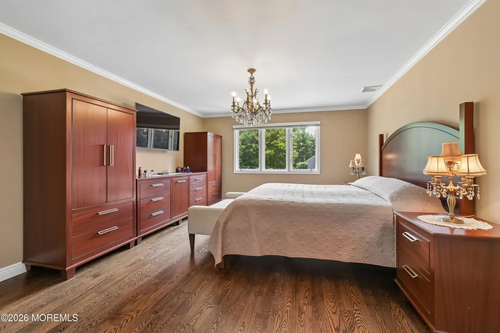 2 Candlelight Drive Holmdel, NJ 07733