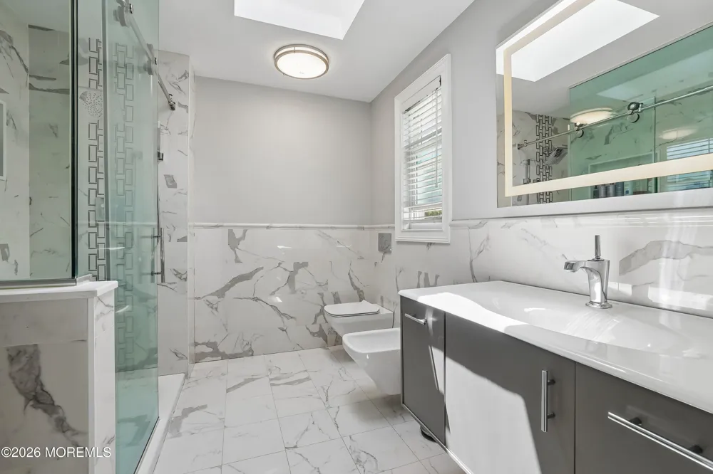 2 Candlelight Drive Holmdel, NJ 07733