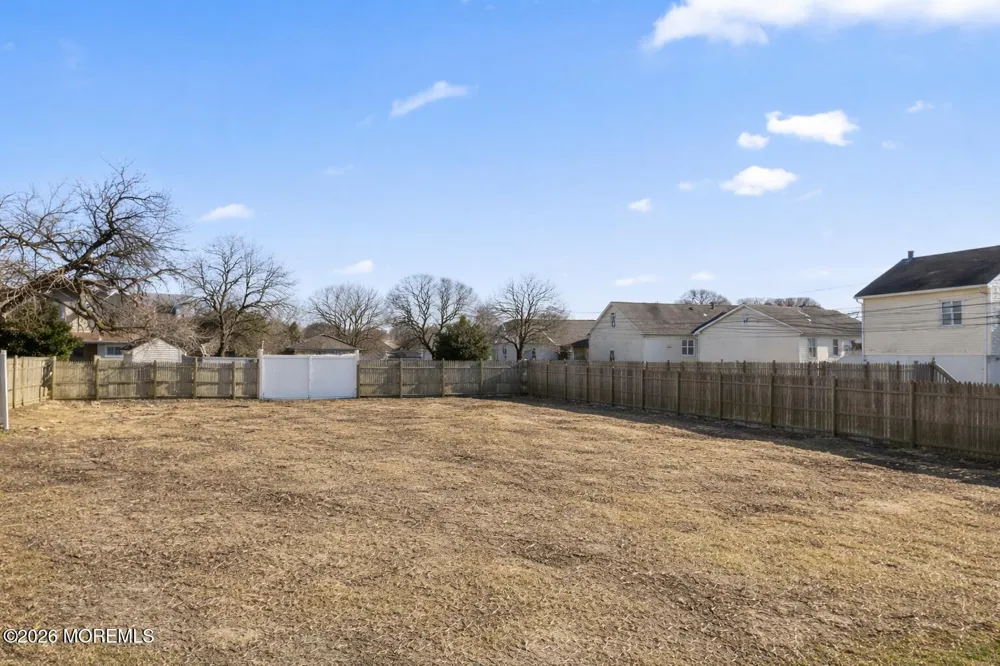 8 Oceanview Avenue Keansburg, NJ 07734