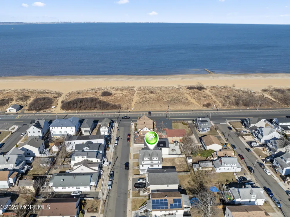 8 Oceanview Avenue Keansburg, NJ 07734