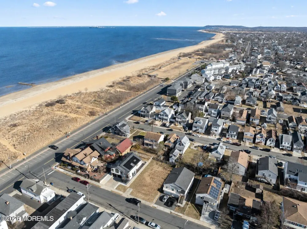 8 Oceanview Avenue Keansburg, NJ 07734