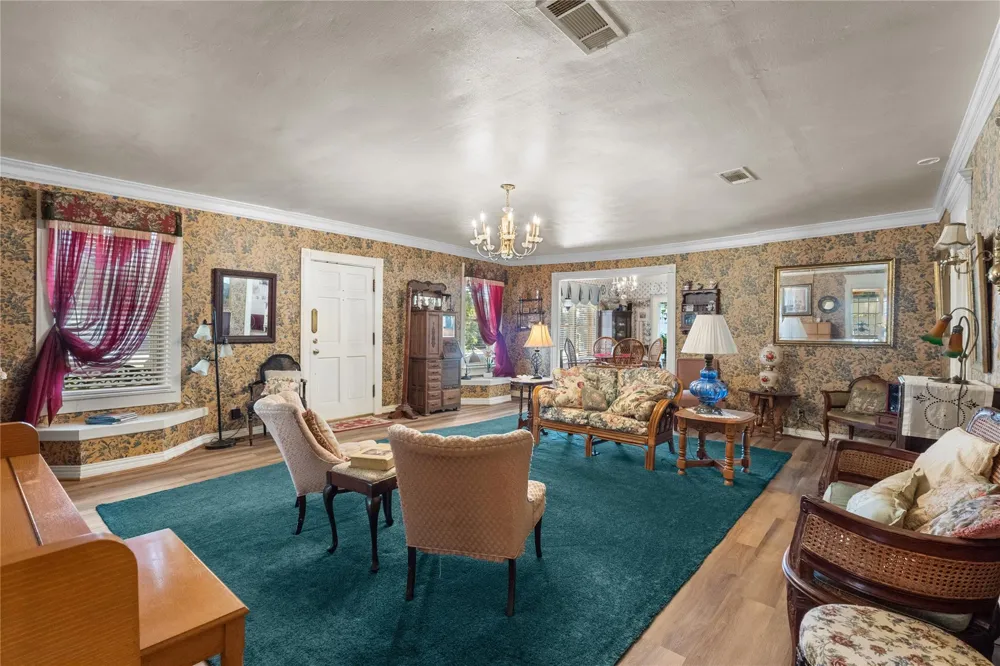 2641 Us-69 Doucette, TX 75942