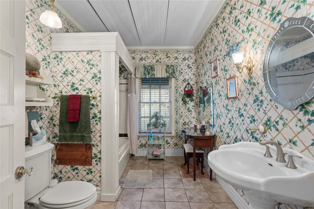 2641 Us-69 Doucette, TX 75942