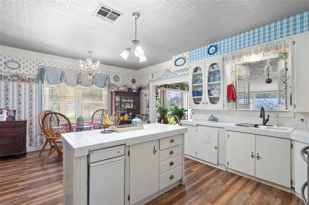 2641 Us-69 Doucette, TX 75942