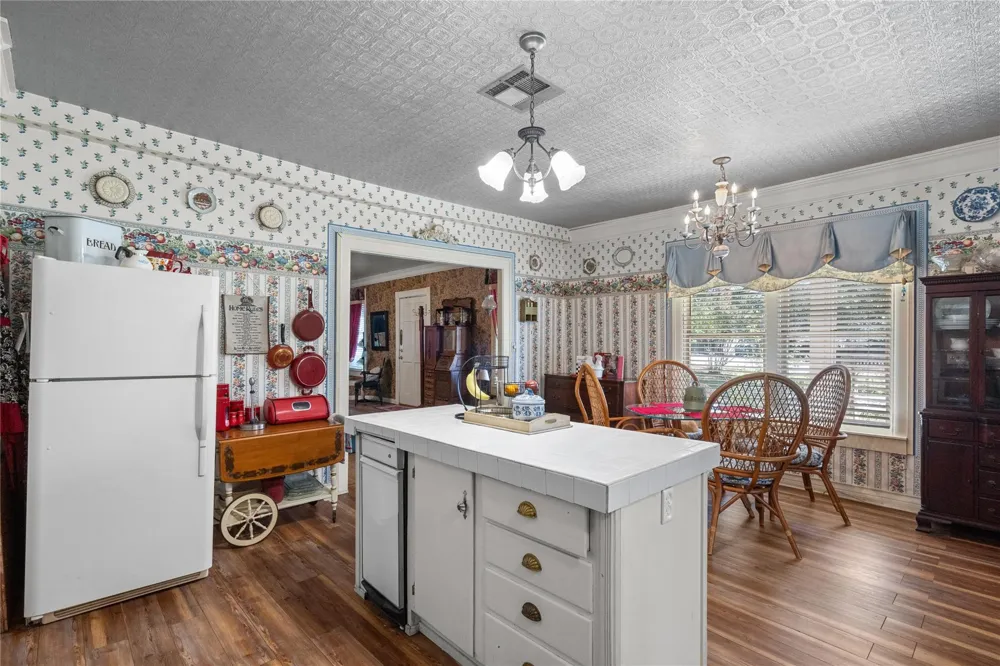 2641 Us-69 Doucette, TX 75942