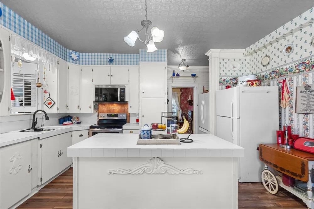 2641 Us-69 Doucette, TX 75942