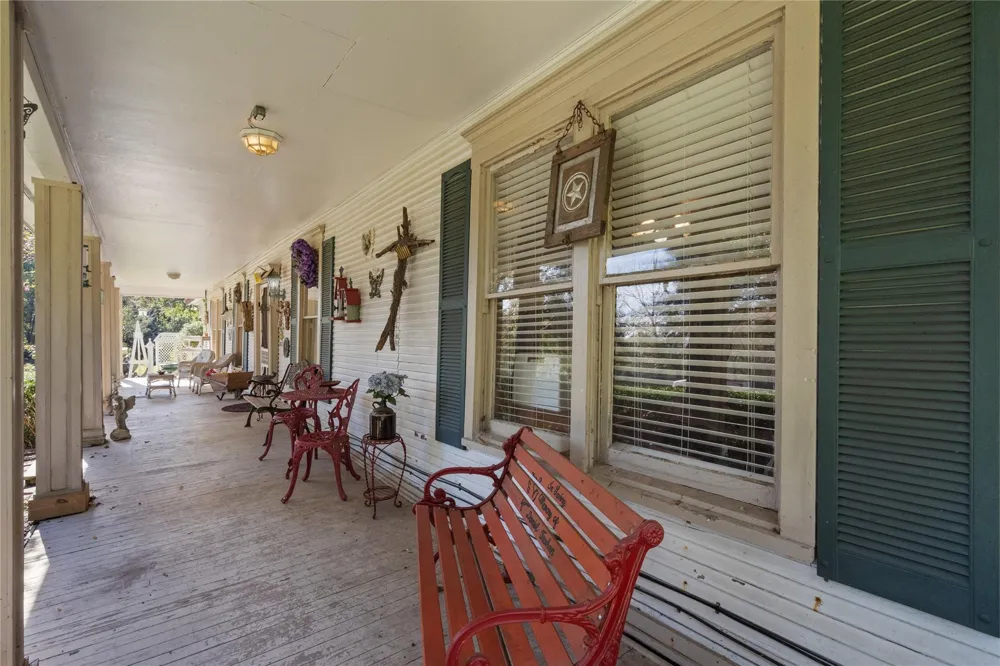 2641 Us-69 Doucette, TX 75942