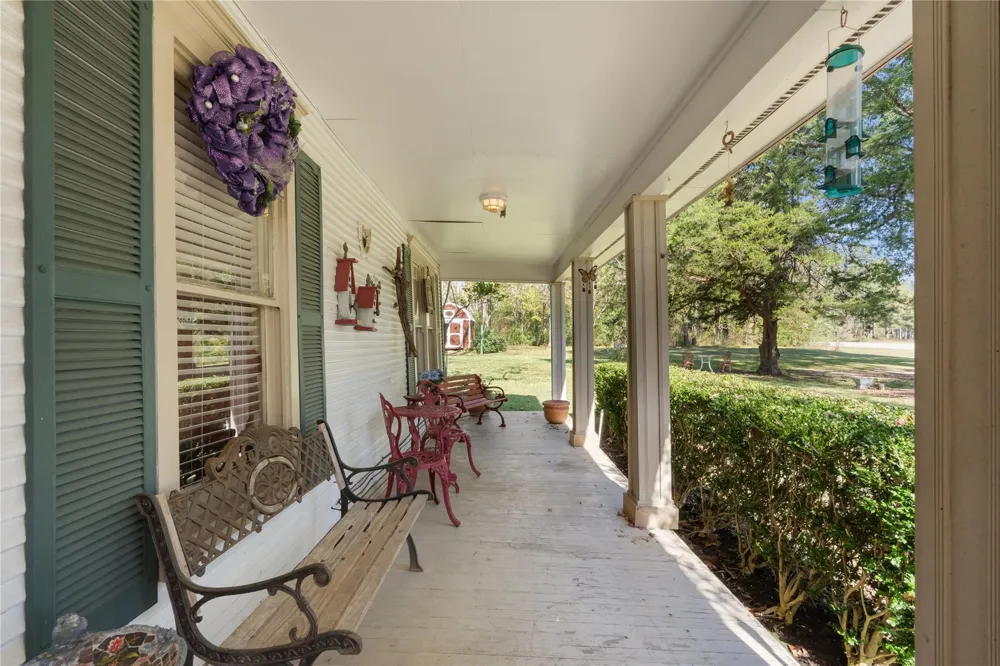 2641 Us-69 Doucette, TX 75942