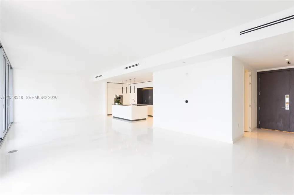 300 Biscayne Blvd Way #2702 Miami, FL 33131