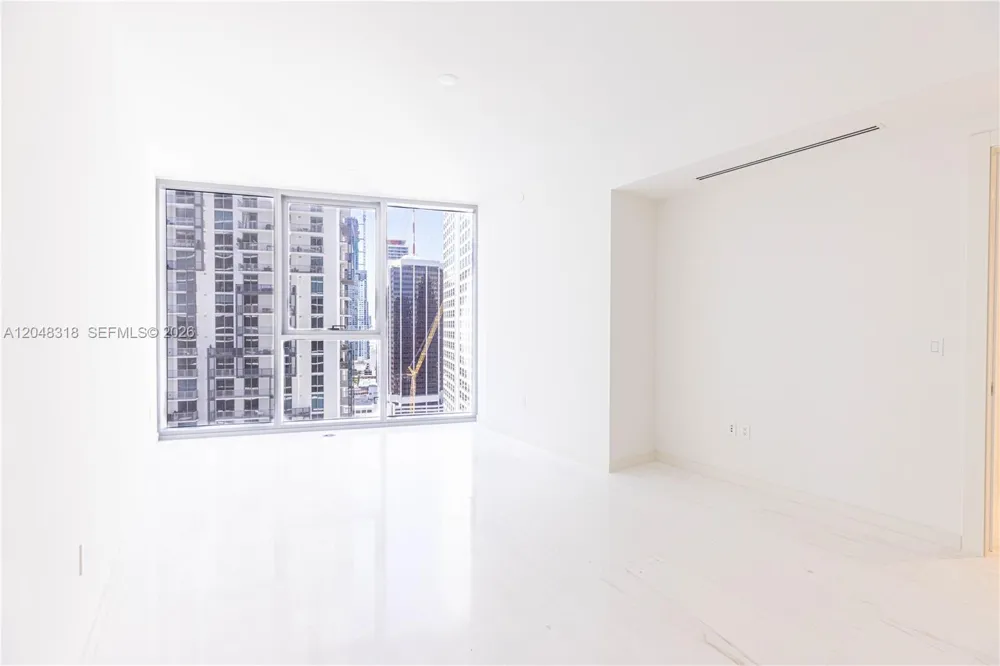 300 Biscayne Blvd Way #2702 Miami, FL 33131