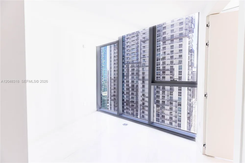 300 Biscayne Blvd Way #2702 Miami, FL 33131