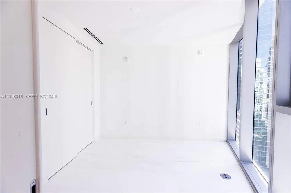 300 Biscayne Blvd Way #2702 Miami, FL 33131