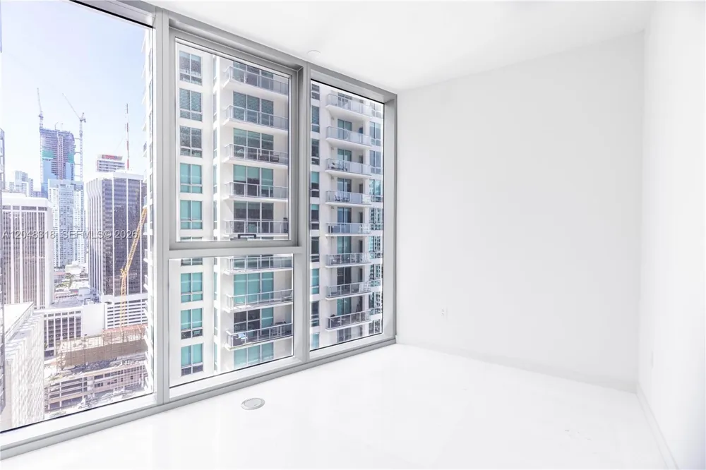 300 Biscayne Blvd Way #2702 Miami, FL 33131