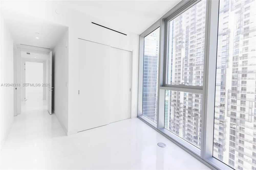 300 Biscayne Blvd Way #2702 Miami, FL 33131