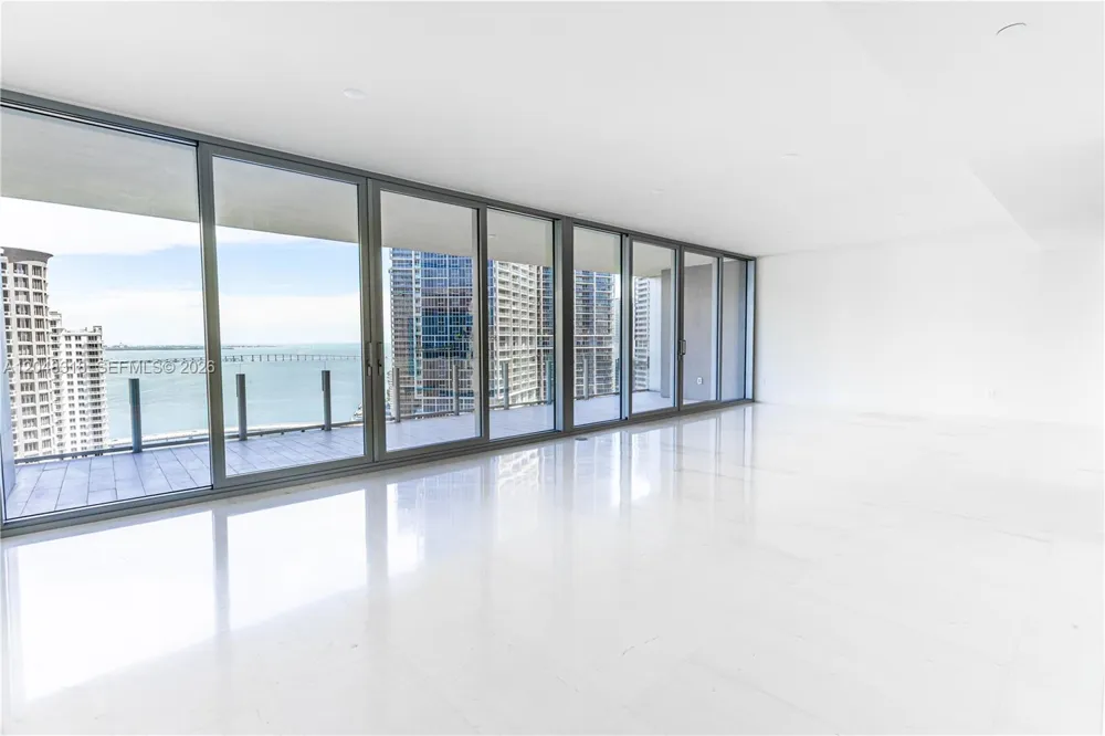 300 Biscayne Blvd Way #2702 Miami, FL 33131