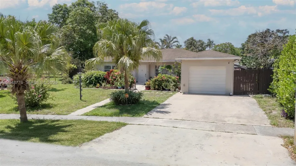 5045 SW 10th St Margate, FL 33068