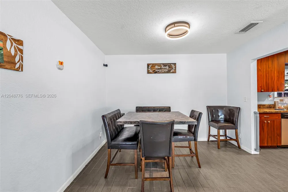 5045 SW 10th St Margate, FL 33068