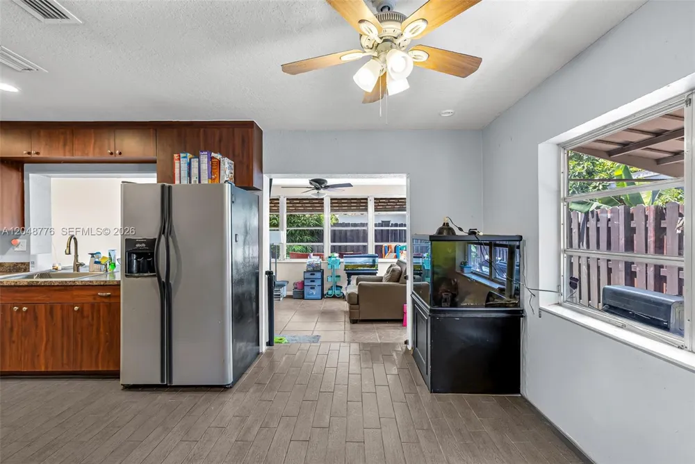 5045 SW 10th St Margate, FL 33068