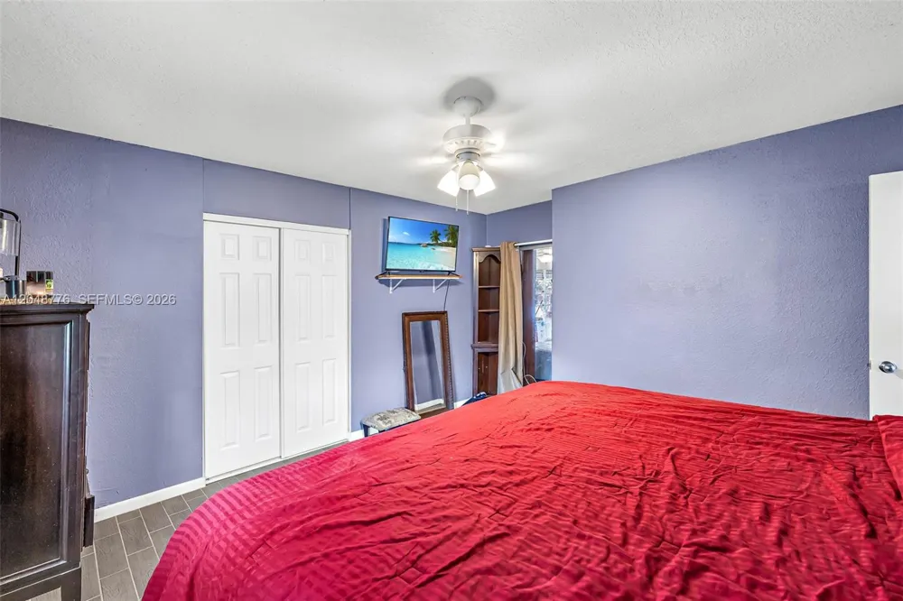 5045 SW 10th St Margate, FL 33068