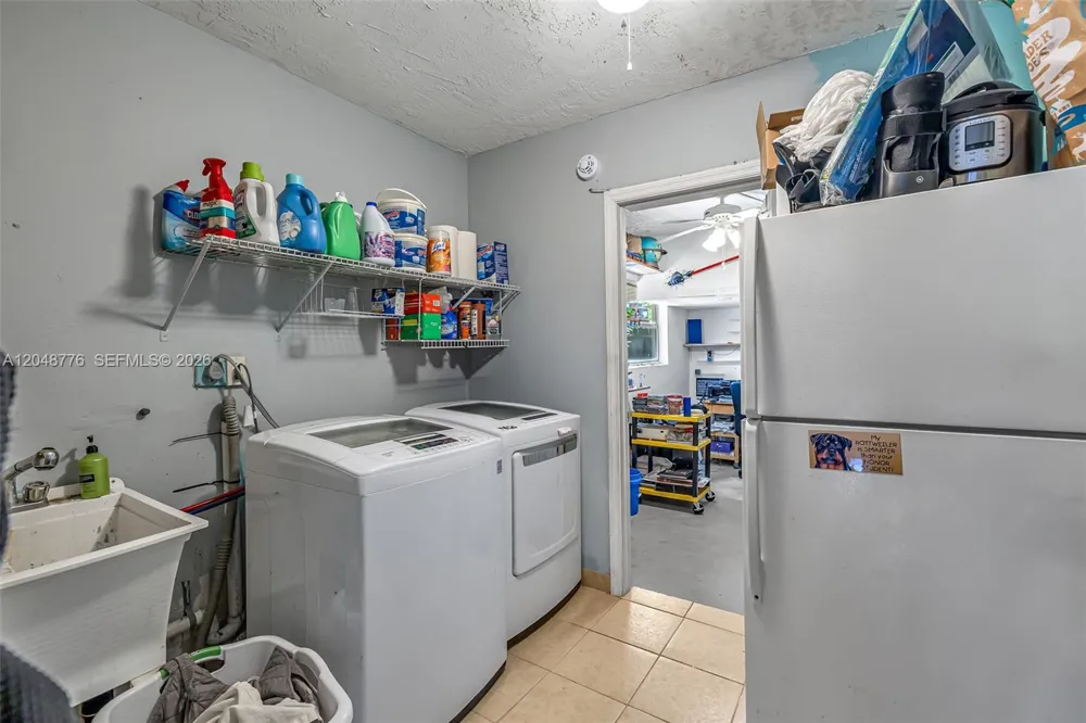 5045 SW 10th St Margate, FL 33068