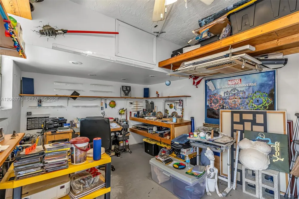 5045 SW 10th St Margate, FL 33068