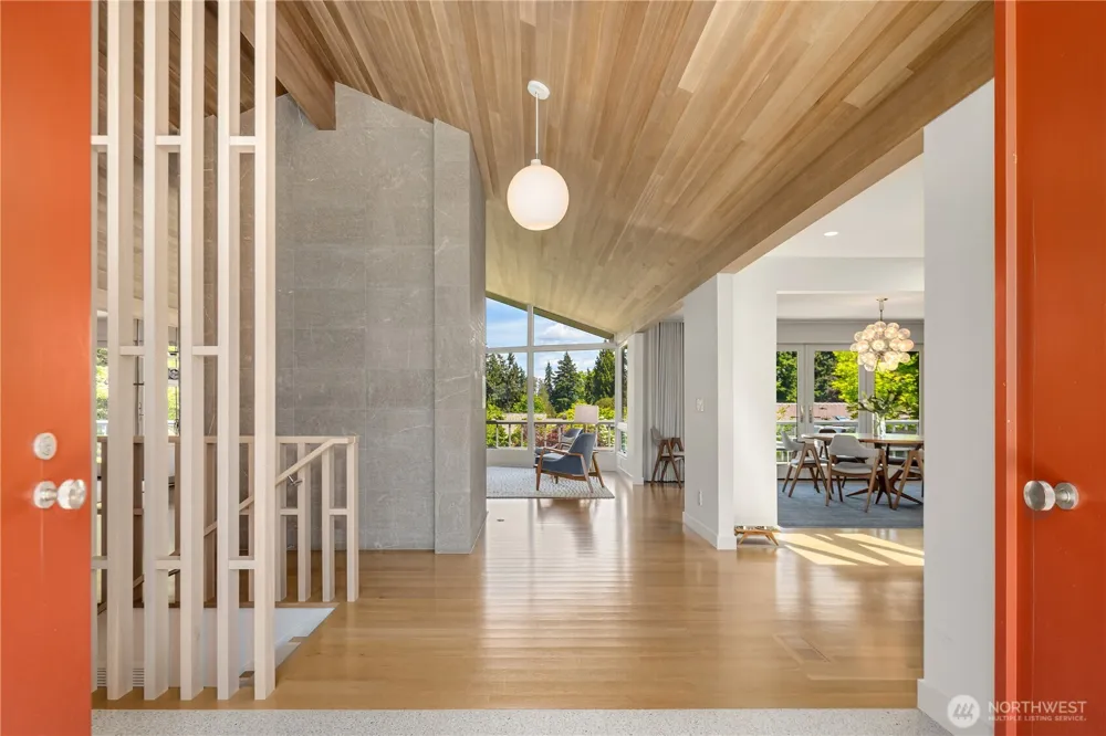 1514 Shenandoah Drive E Seattle, WA 98112
