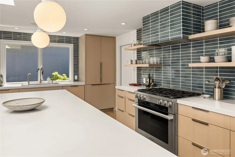 1514 Shenandoah Drive E Seattle, WA 98112
