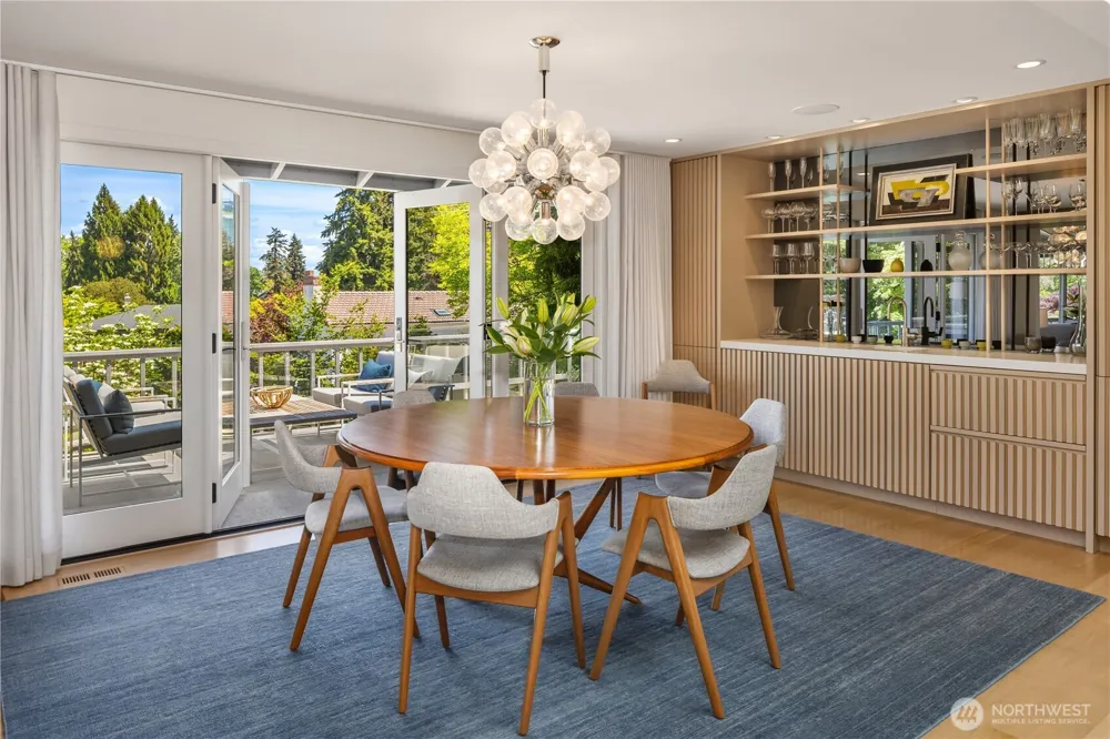 1514 Shenandoah Drive E Seattle, WA 98112