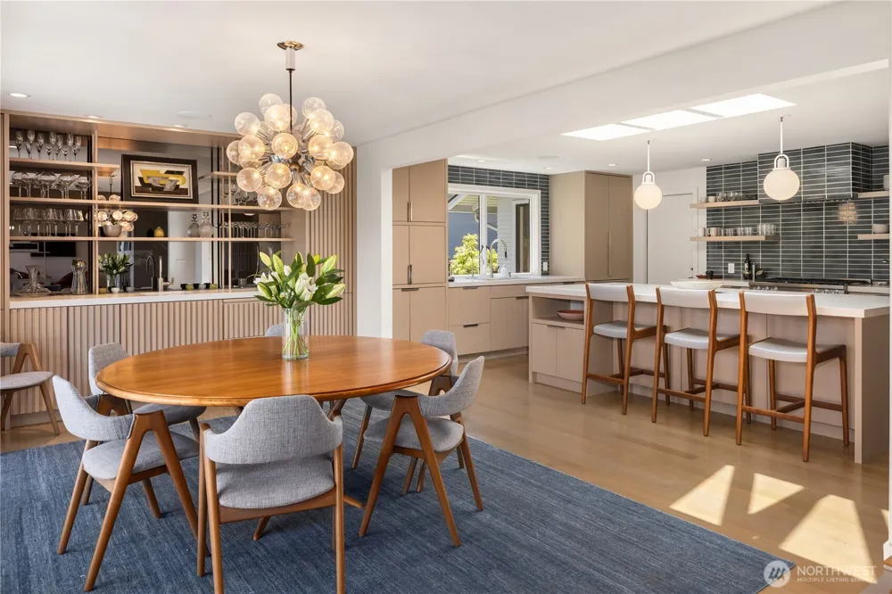 1514 Shenandoah Drive E Seattle, WA 98112