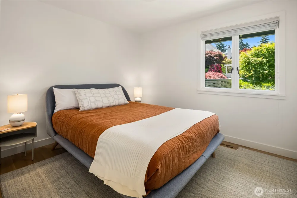 1514 Shenandoah Drive E Seattle, WA 98112