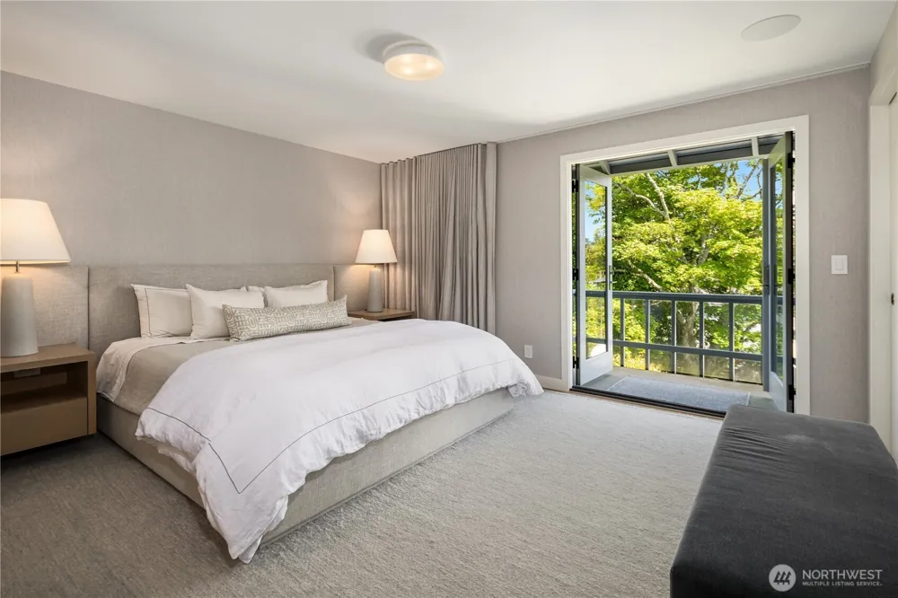 1514 Shenandoah Drive E Seattle, WA 98112